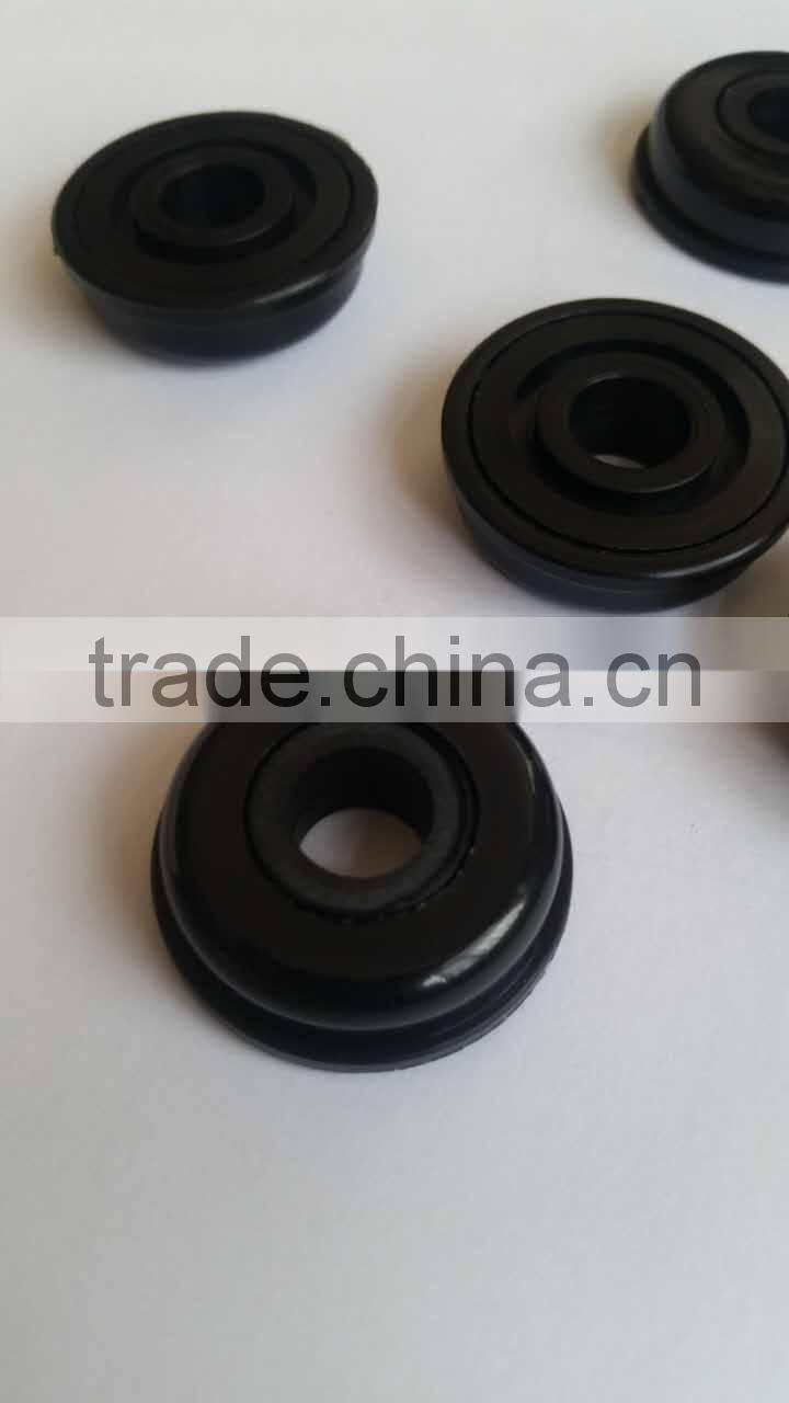 Plastic bearing lawn grass bearing