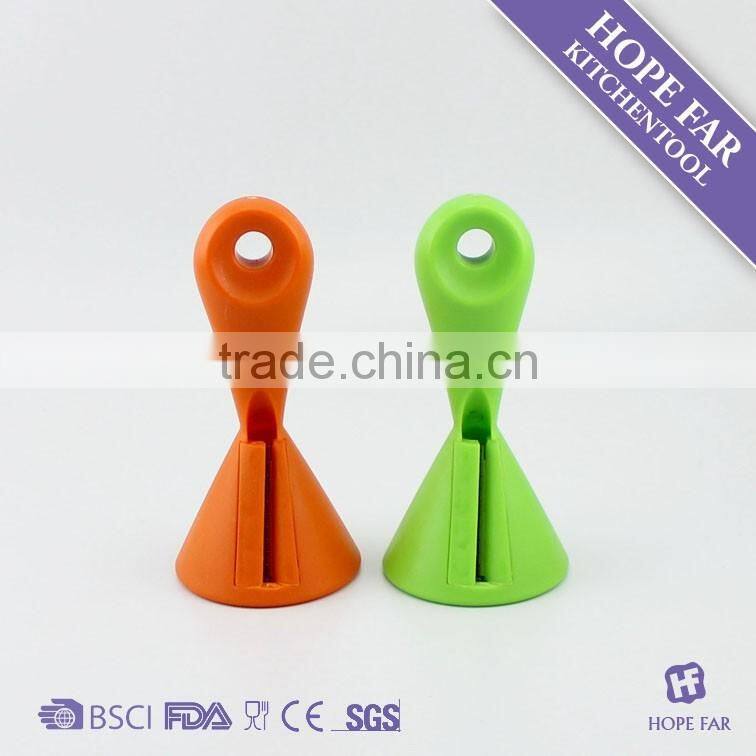 0600053 Promotional radish plastic vegetable peeler