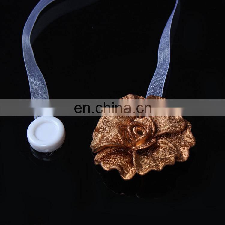 fashion decoration heart-shaped and pearl design curtain buckle