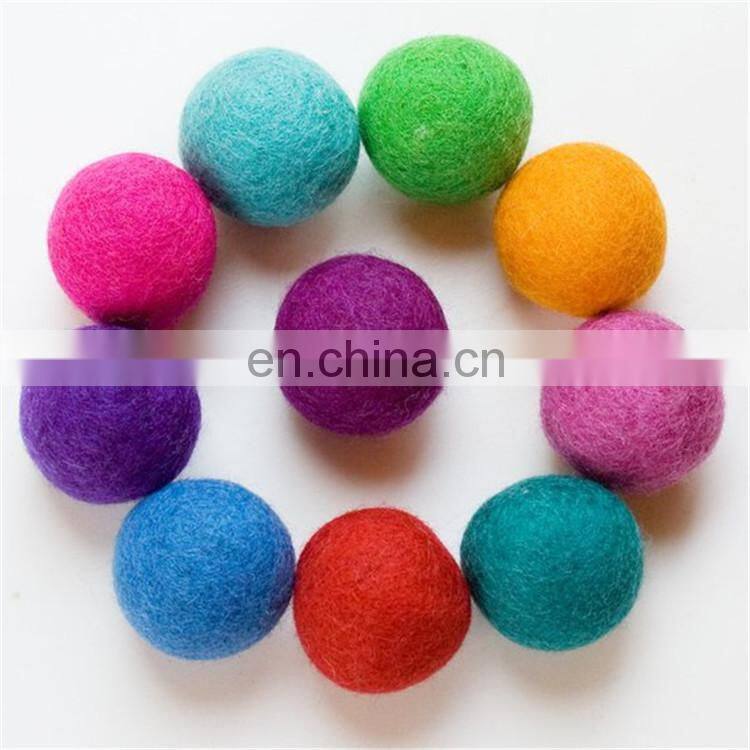 Amazon Hot Sale 5cm 6cm diameter 100% wool felt laundry dryer balls for Laundry