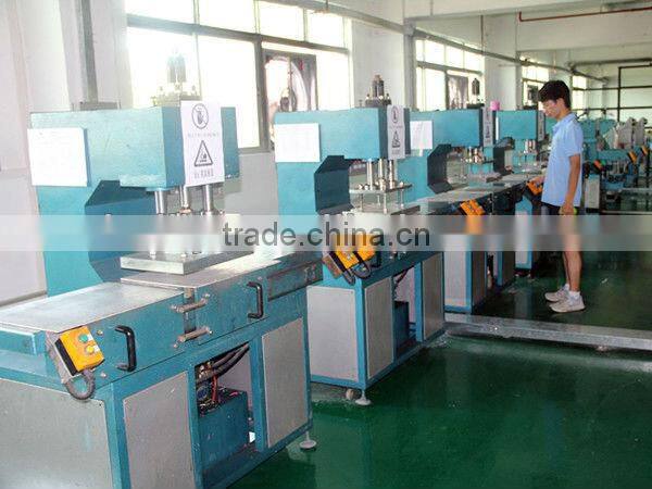 Guangdong Factory Cheap Custom Lables Printing on Garmens