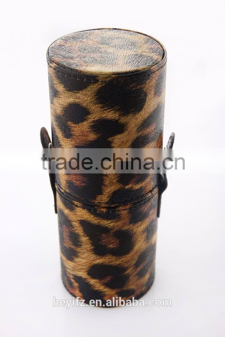 Hot Selling Vegan Travelling Wooden Handle 7PCS Leopard Makeup Brush Set With Cylinder Cup