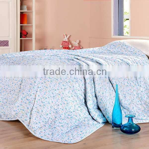 Luxury quilted silk fabric bedding set/polyesster printed quilt