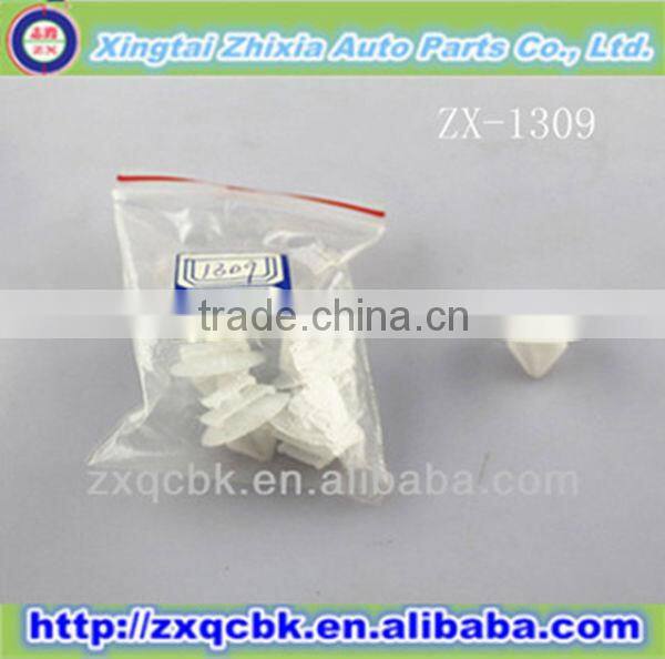 Auto clips and plastic fasteners on sell/Auto Door Panel Clips