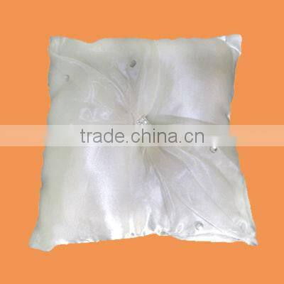 Lovely White lace plain inflatable polyester ring pillow