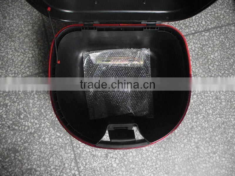 Motorcycle luggage storage