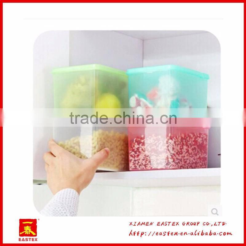 Superimposed flip-open cover food crisper