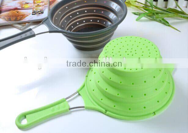 Silicone folding kitchenware colander with handle