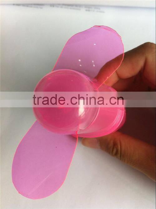 Mini pocket wind travel fan