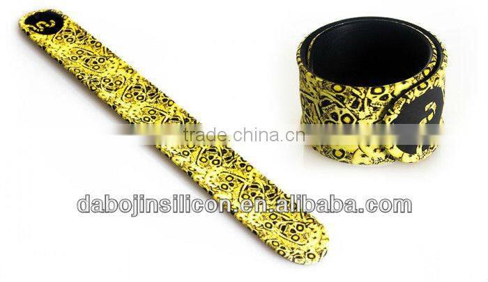 custom fashion silicone slap bracelet