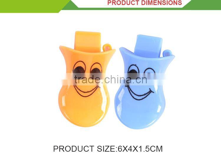 Top selling duckbill shape toys plastic mini funny whistle