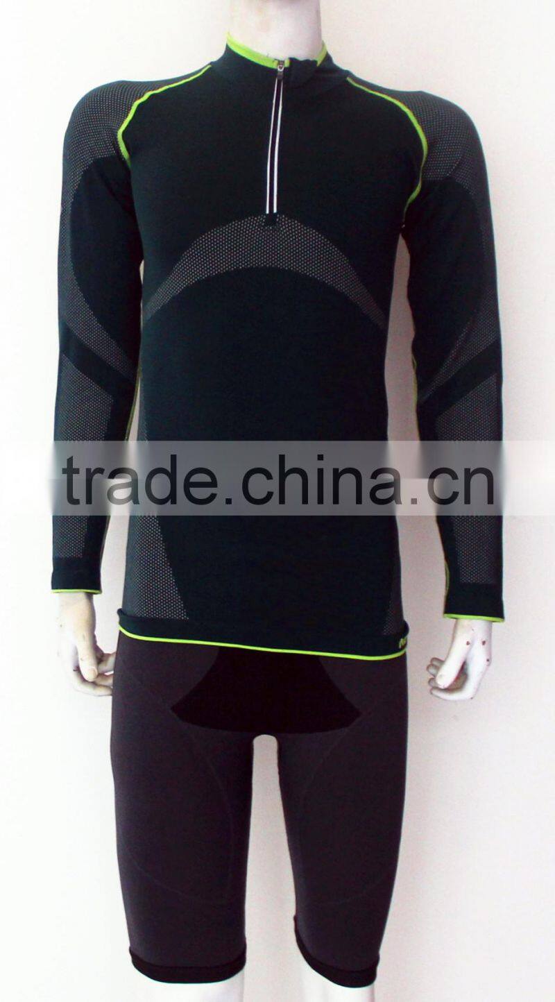 latest fashion seamless tight fit spportswear