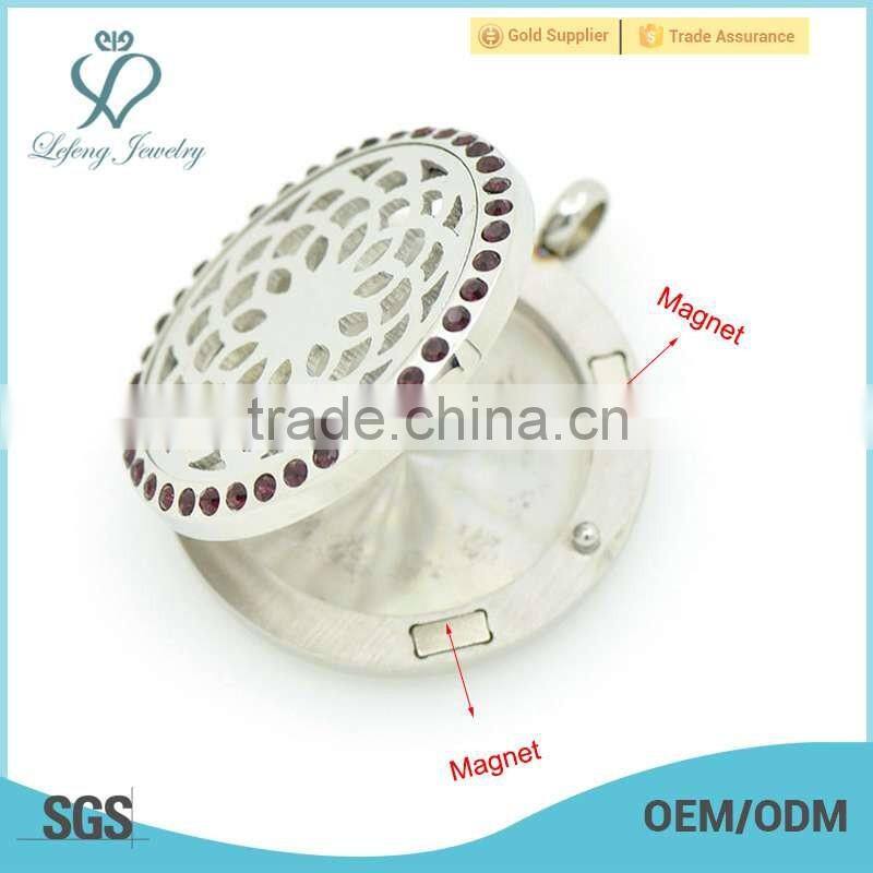 Top sale essential oil diffuser locket,flower shaped pendant necklaces,perfume locket wholesale