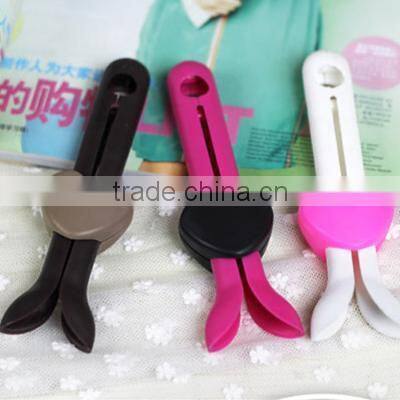adjustable plastic boot shoe keepers with heart shape