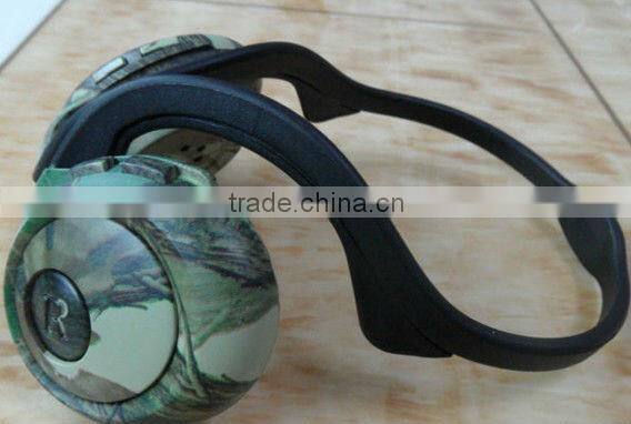 2013 new product hot selling waterproof wireless SD MP3 sports earphone from shenzhen factory