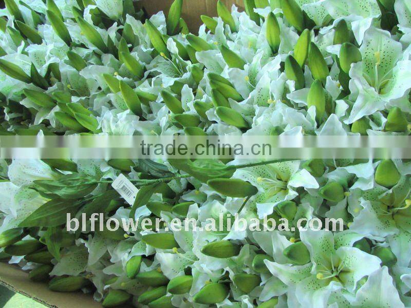 imitation lily flower