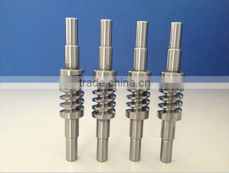 Machining high precision steering worm