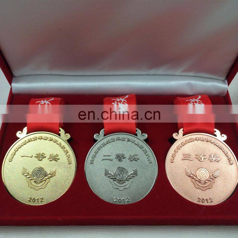Silver plated zinc alloy promotional medal