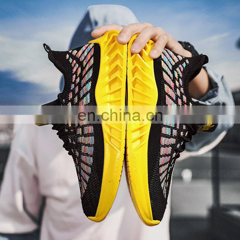 Factory Outlet 2021 Christmas and Winter New Korean Fashion Trend Flying Knitted Custom Men's Fashion Casual Sports Shoes