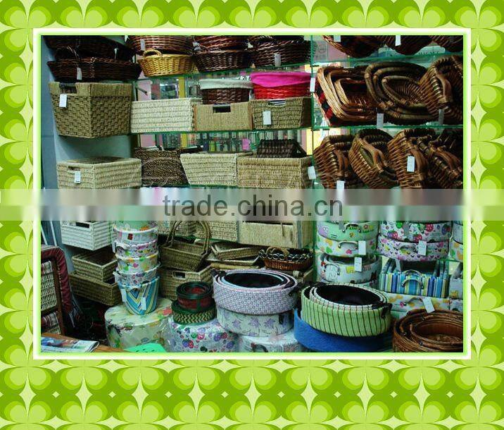 Hot sell and cheapest hand-weaven red wicker Christmas gift basket with handle