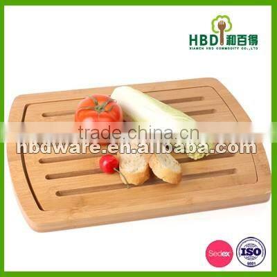 Eco-friendly bamboo kitchen bread cutting board with groove