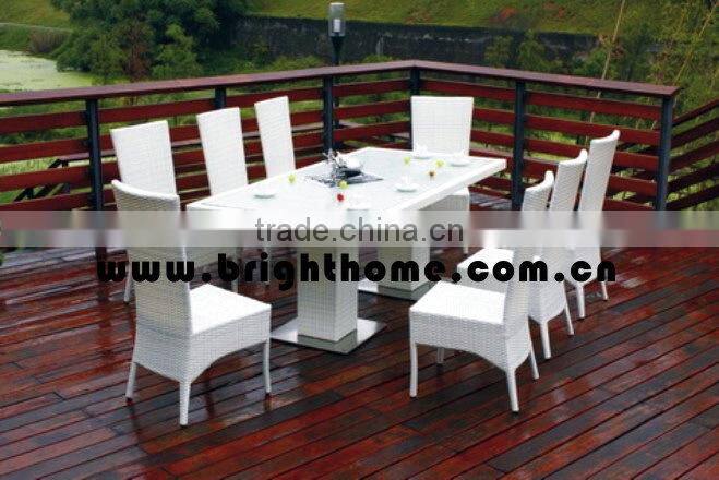 Outdoor dinig chair and table