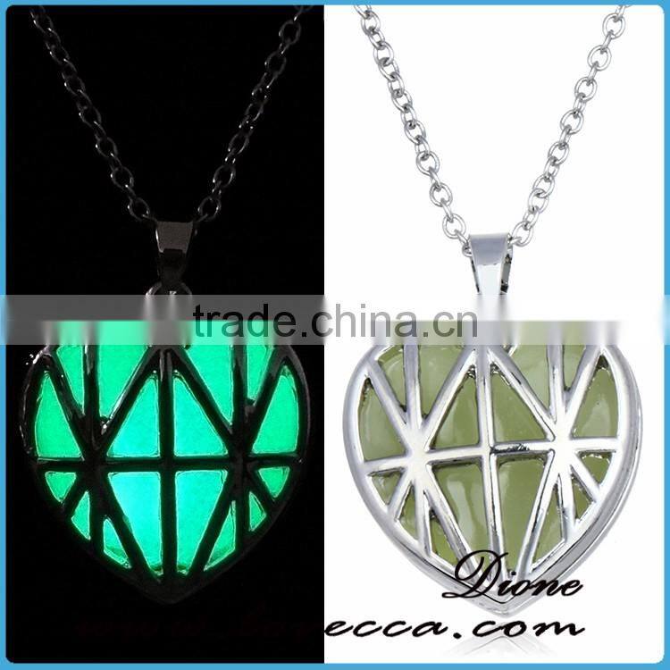 Summer Elegant Night light Glow In Dark luminous rose flower pendant necklace