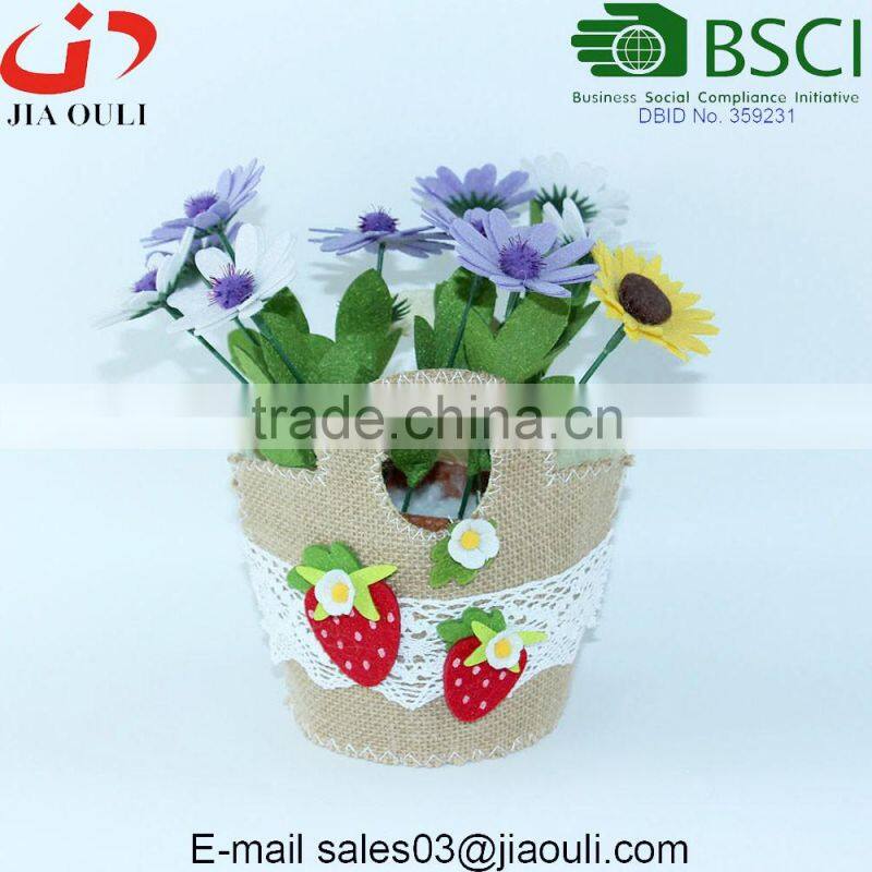 Nice design with jute cover and felt strawberry non woven fabric basket for flowers