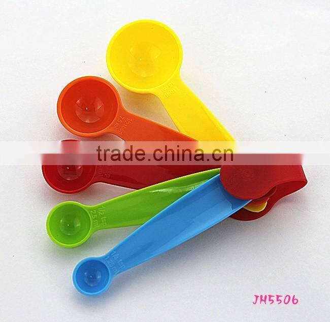JH5504 New design colorful plastic measuring spoon