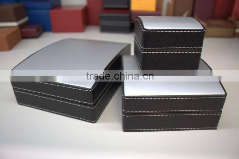 custom jewelry paper box decorated with ribbon