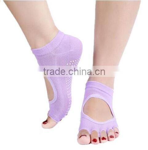 Wholesale yoga pilates sports sock for adults grip slipper socks with rubber sole sport sock