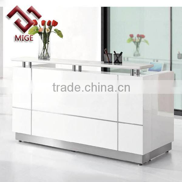 middle size high end modern white counter table