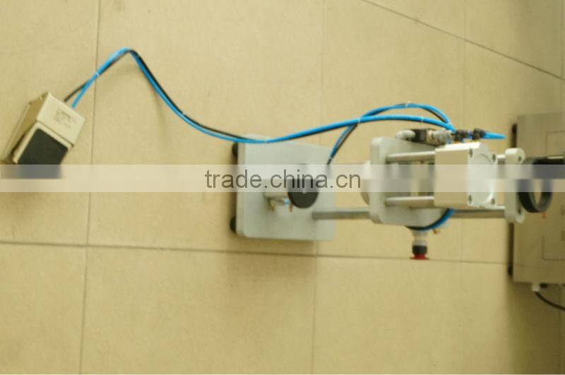 2014 newest semi-automatic perfume pneumatic capper machine