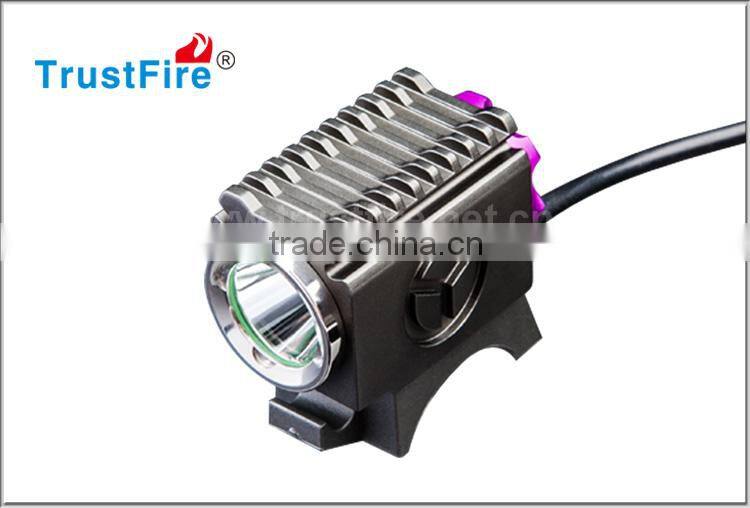 Handlebar bicycle light TrustFire original factory D001 600LM mini bike light, Bike cycle accessories powered by battery pack