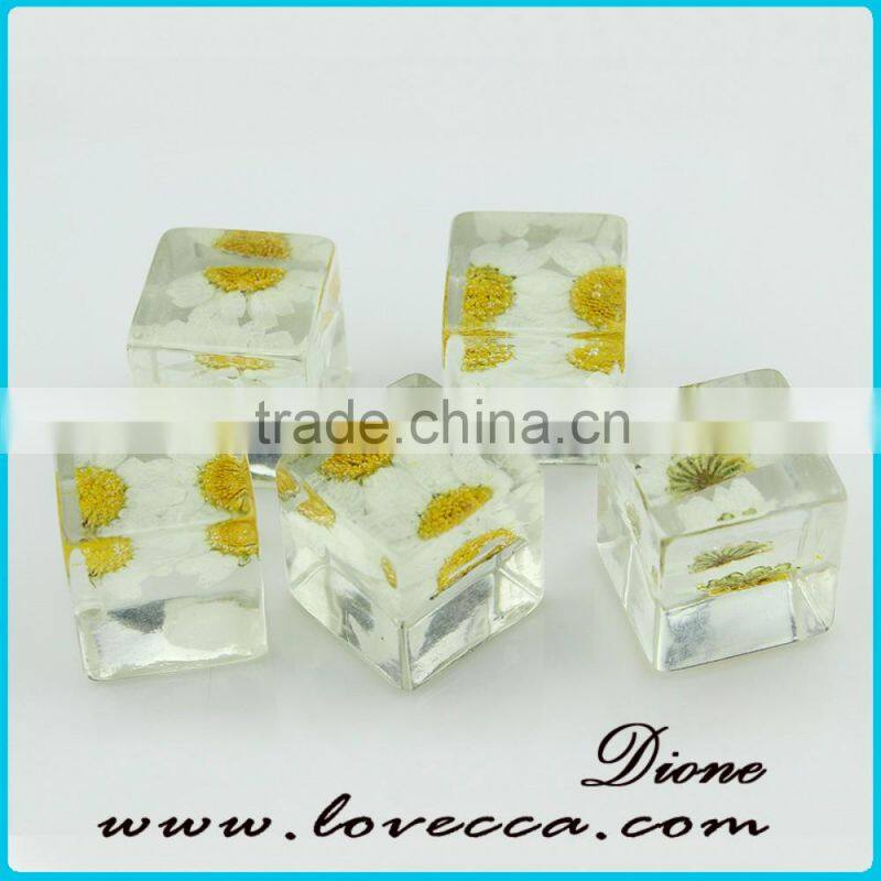 Europe and america market popular design hot jewelry resin flower necklace resin flower glass ball