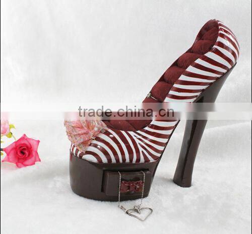 Hot Sale Violet Polyresin High Heel Shoe Ring Holder