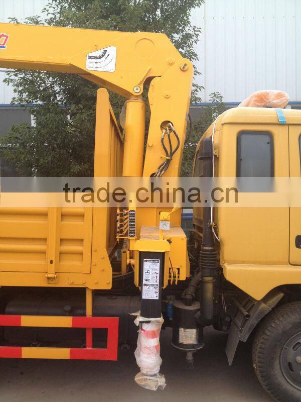 Dongfeng 5 tons truck crane