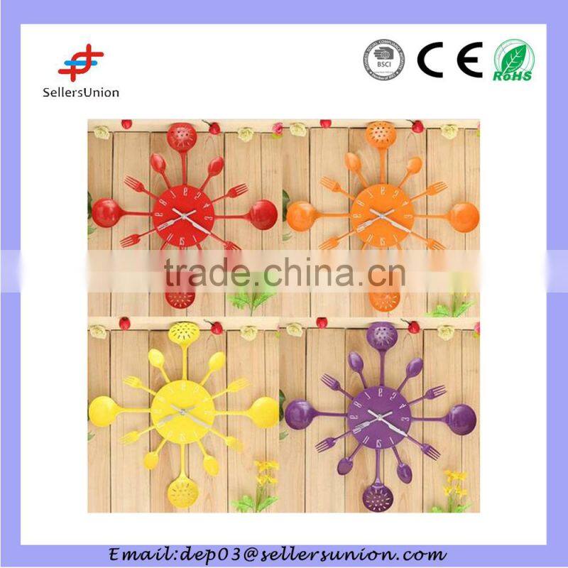 2015 Kitchen Design Creative Wall Clock With Plastic Fork And Spoon