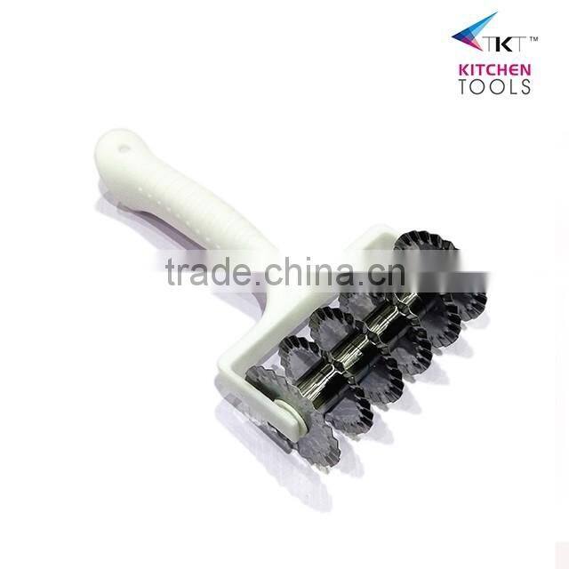 Plastic Brushes Bread Cookies Cutter Baking Dough Roller Kitchen Craft Tool,rolling pin,Plastic rolling pin