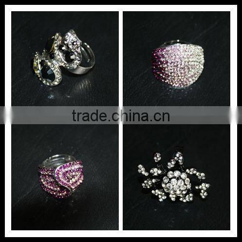 fashion open design wedding ring made in china with many gems