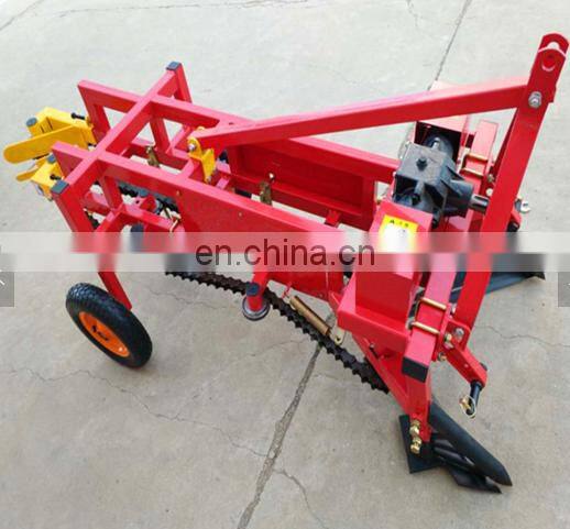 Small India 1 Row Tractor Groundnut Peanut Combine Harvester Machine
