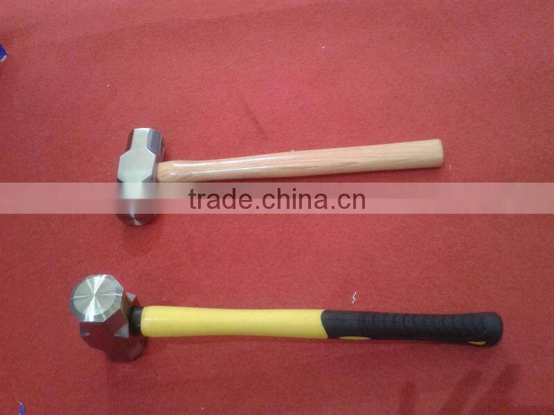 sledge hammer with handle