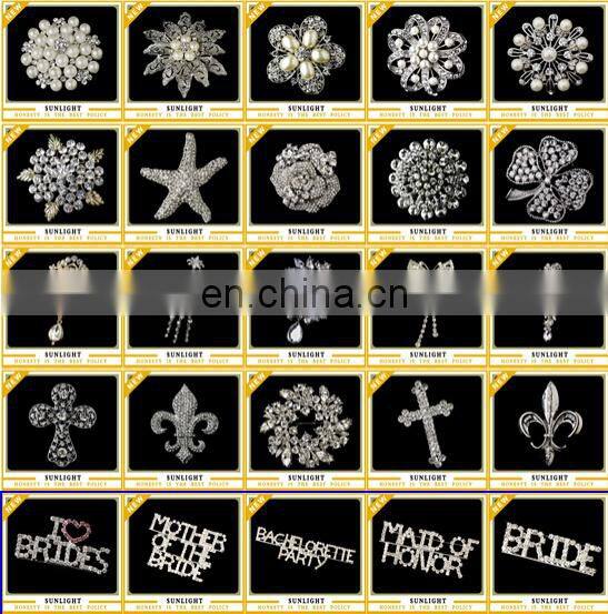 Fashion metal rhinestone buttons with flower shape