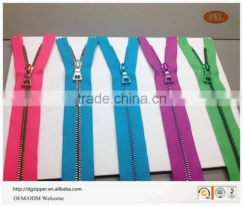 Magic blue plastic zipper manufacturer wholesale plastic zipper for garment and bag