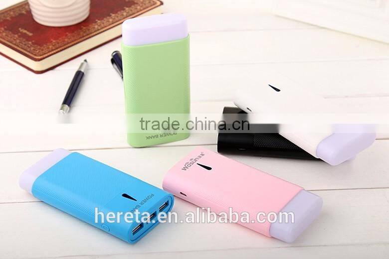 Portable 3USB output power bank with fluorescent lamp