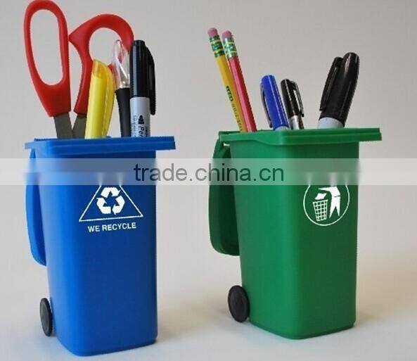 Creative Mini Plastic Trash Can on the desk