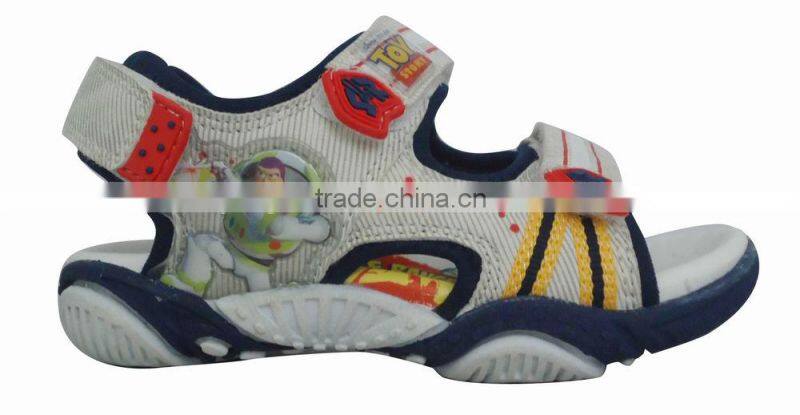 high quality sports hollow out kids fancy sandals with toy
