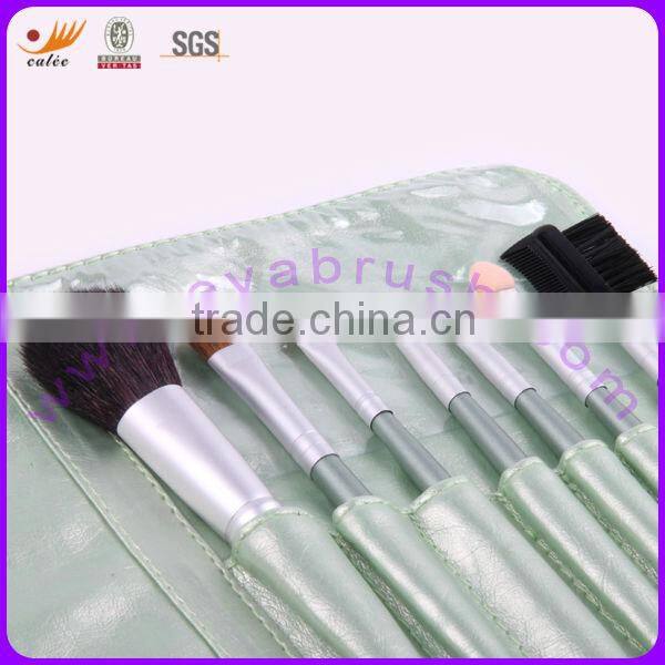 Light Bule Makeup Brushes Kits For Professionals With Pouch