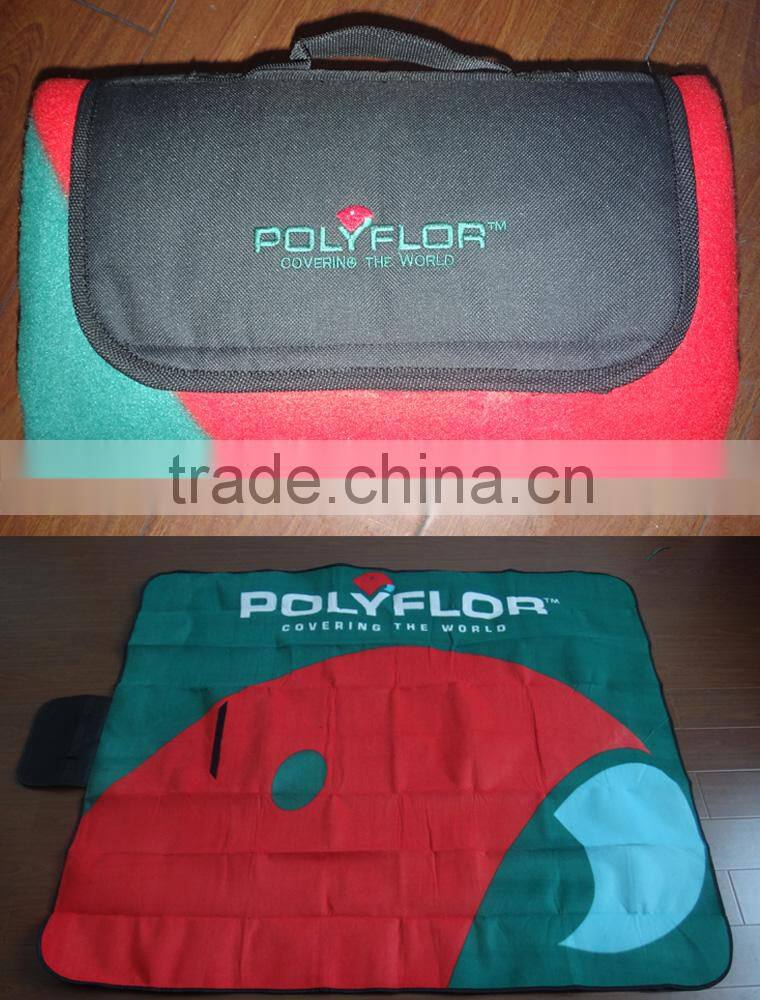 Fold Up custom Design Picnic Blanket with waterproof backing/2 colored embroidery picnic mat