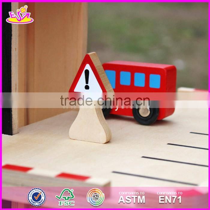 2017 new products funny parking toy boys wooden garage playset W04B051